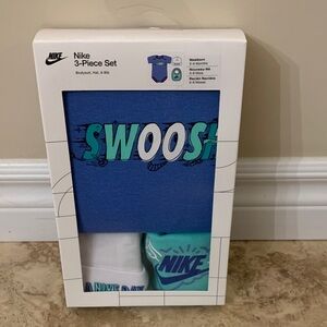 Nike 0-6 mth Blue and White Baby Bodysuit Set beanie hat bib